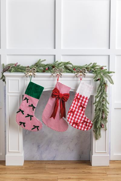 Metal Bow Stocking Holder